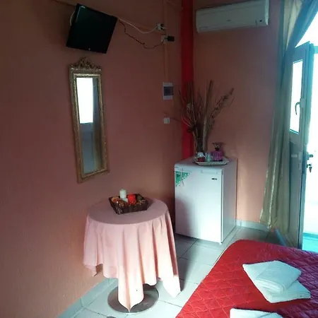 Pensión Ktima Edem Kamarai